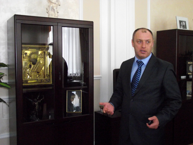 Икону Николая Чудотворца подарили Александру Мамаю соратники сразу после выборов