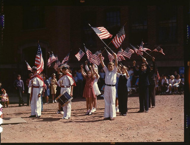 Детская патриотическая демонстрация в Коннектикуте. May 1942.