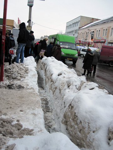 Вулиця Шевченка, зупика приміських автобусів