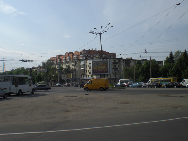 Перекресток на площади Зыгина
