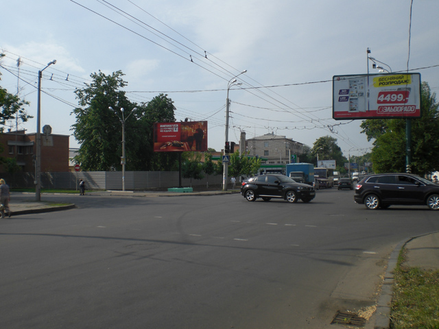 Перекресток улиц Сенная и Пушкина