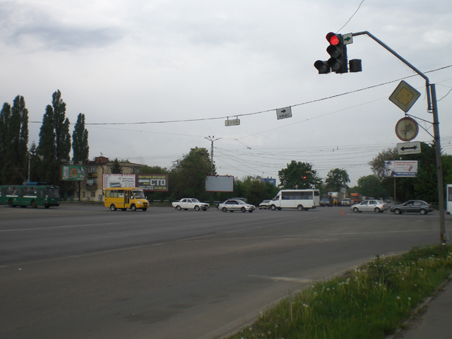 Перекресток улиц Киевское шоссе и Фрунзе