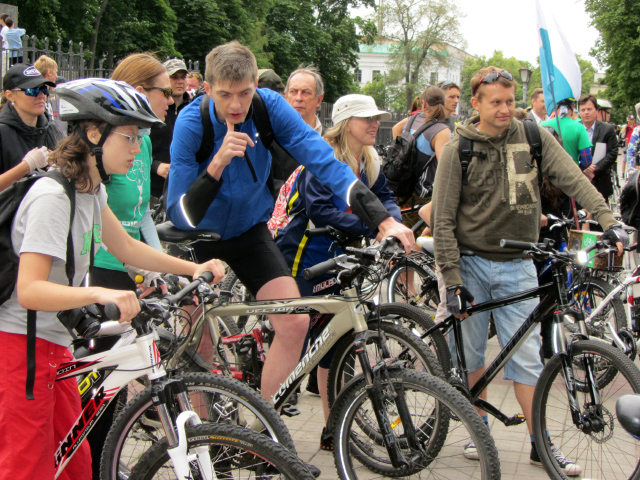 Полтавські велосипедисти чекають на вело старт