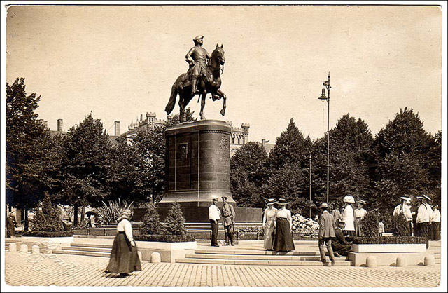 Памятник Петру I в Риге