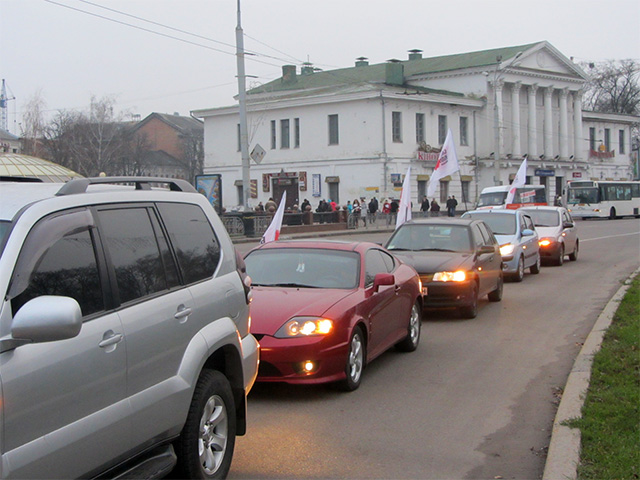 Полтавські активісти привітали Юлію Тимошенко автопробігом