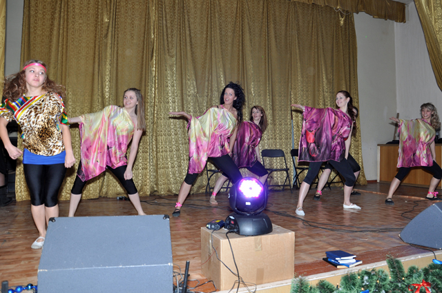 Танцевальная команда «Triniti». Танец «Праздник».