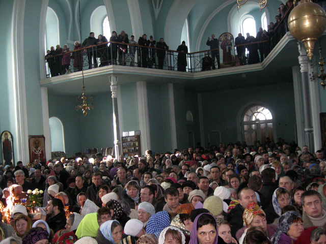 6 марта 2013 года храм, где хранится Козельщинская чудотворная икона Божьей матери, посетило больше тысячи человек