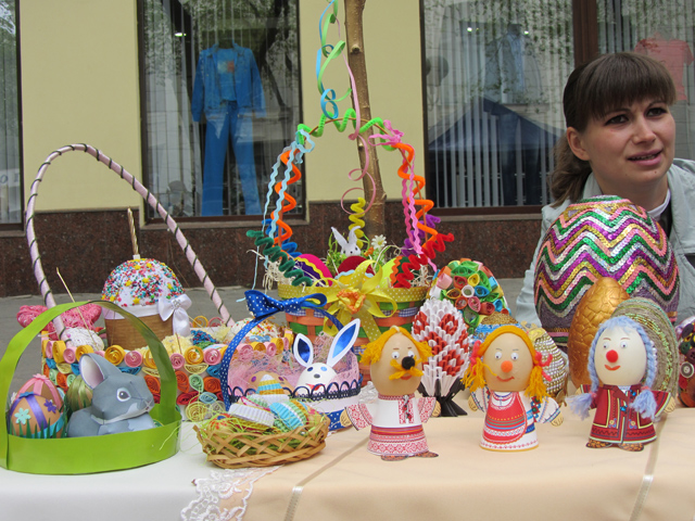 Фестиваль «Великодня писанка» в Полтаві розгорнувся по вулиці Жовтневій