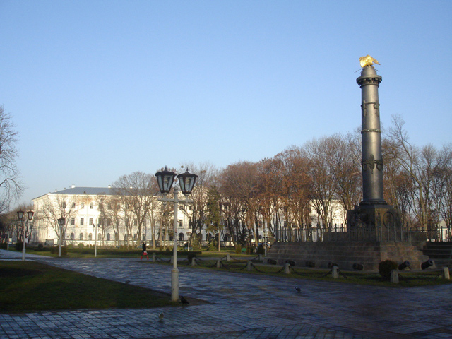 Современный вид Кадетского корпуса с площади
