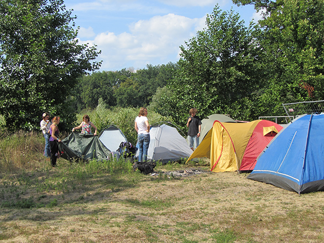 Одно место для палатки-50 гривен