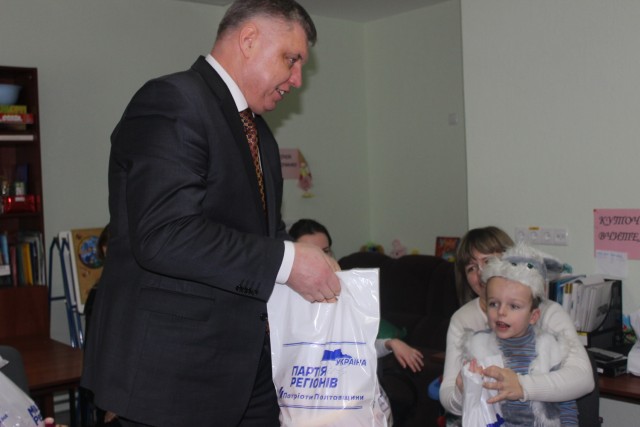 Голова Ленінської районної партійної організації Юрій Левченко