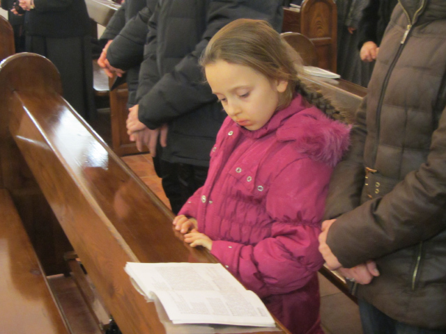 Деякі батьку змалечку водять дітей до церкви