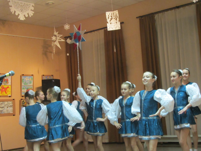 Зразковий ансамбль фольклорного стилізованого танцю із танцем «Коляда»