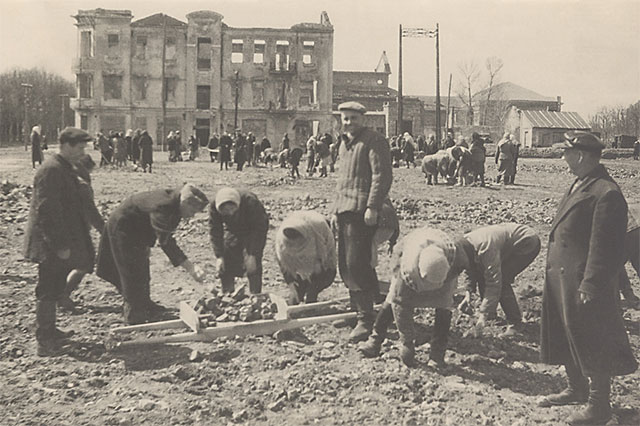 Відбудова центральної частини м. Полтави у перші післявоєнні роки. 1945-1949 рр