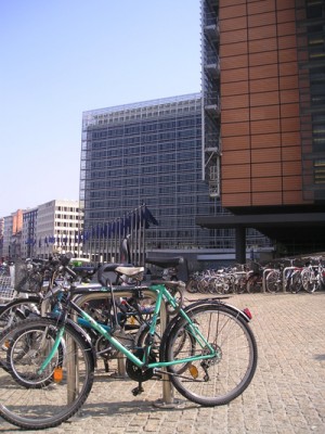 Велопарковка-біля-головного-офісу-Єврокомісії