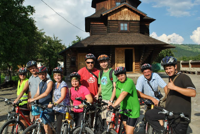 В рамках проекту «ВелоКраїна» полтавські велосипедисти навчалися у карпатських