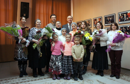 Олександр Мамай з матерями-героїнями