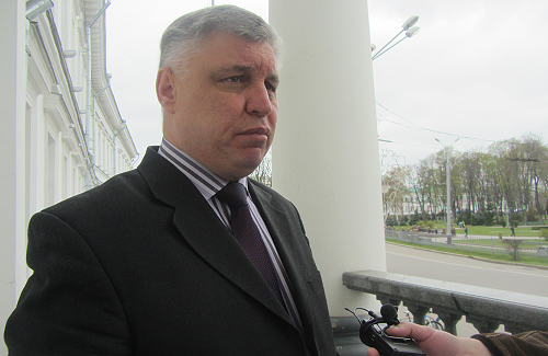 Юрій Левченко повідомив, що міліція  проводить обшук й у кабінеті мера