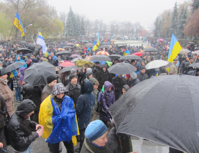 Майже тисяча полтавців зібралися сьогодні на Меморіалі Солдатської слави