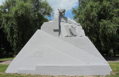Відремонтований пам'ятник Тарасу Шевченку