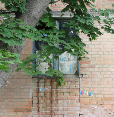 Вікно квартири №42, мешканці якої не впускають газовиків