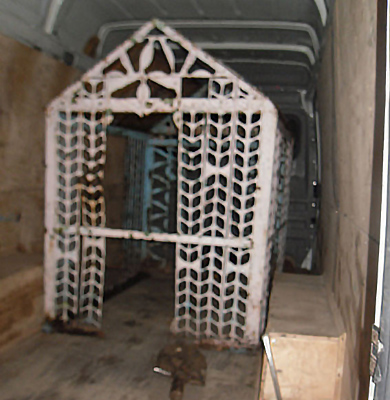 В Кременчуці злодії викрали металеву конструкцію з дитячого майданчику