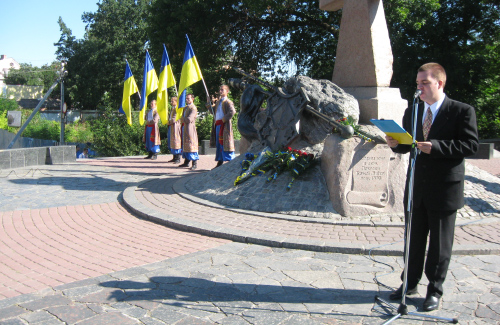 Урочистості до Дня Незалежності України біля пам’ятника загиблим козакам