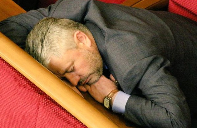 Юрій Бублик спить у Верховній Раді України