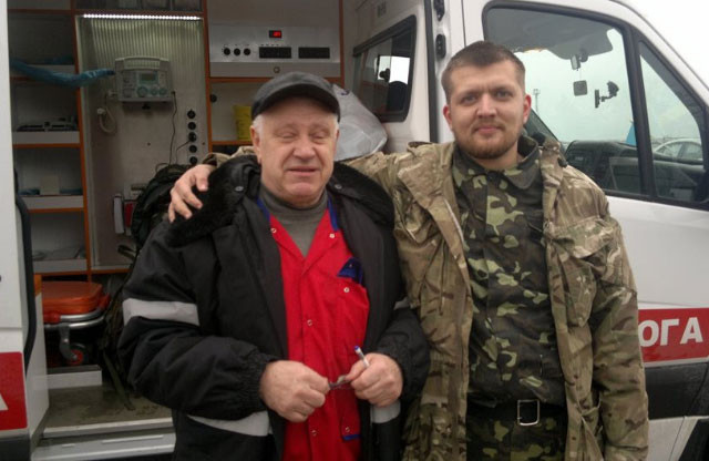 Віктор і лікар який вивіз його з Донецька після поранення