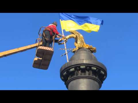 Встановлення прапора на пам'ятник слави (Полтава,12.02.2015)