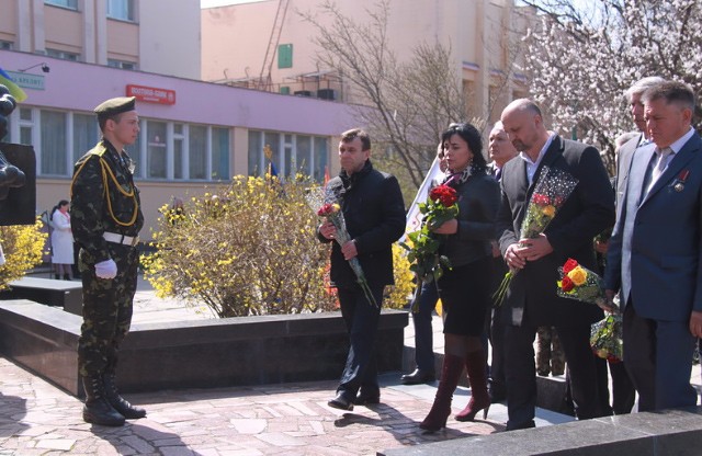 Мітинг-реквієм біля пам’ятного знаку жертвам Чорнобильської катастрофи