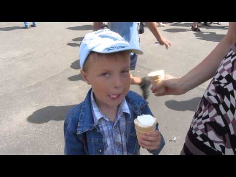 Дети на празднике мороженого (Полтава, 21.06.2015)