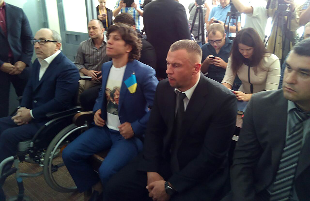Геннадий Кернес и Эльбрус Тадеев в зале суда