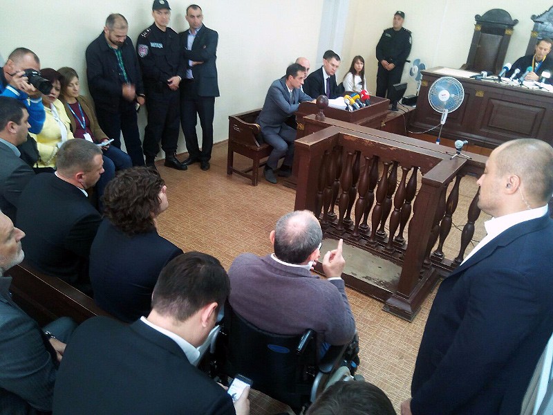 Геннадий Кернес в зале суде