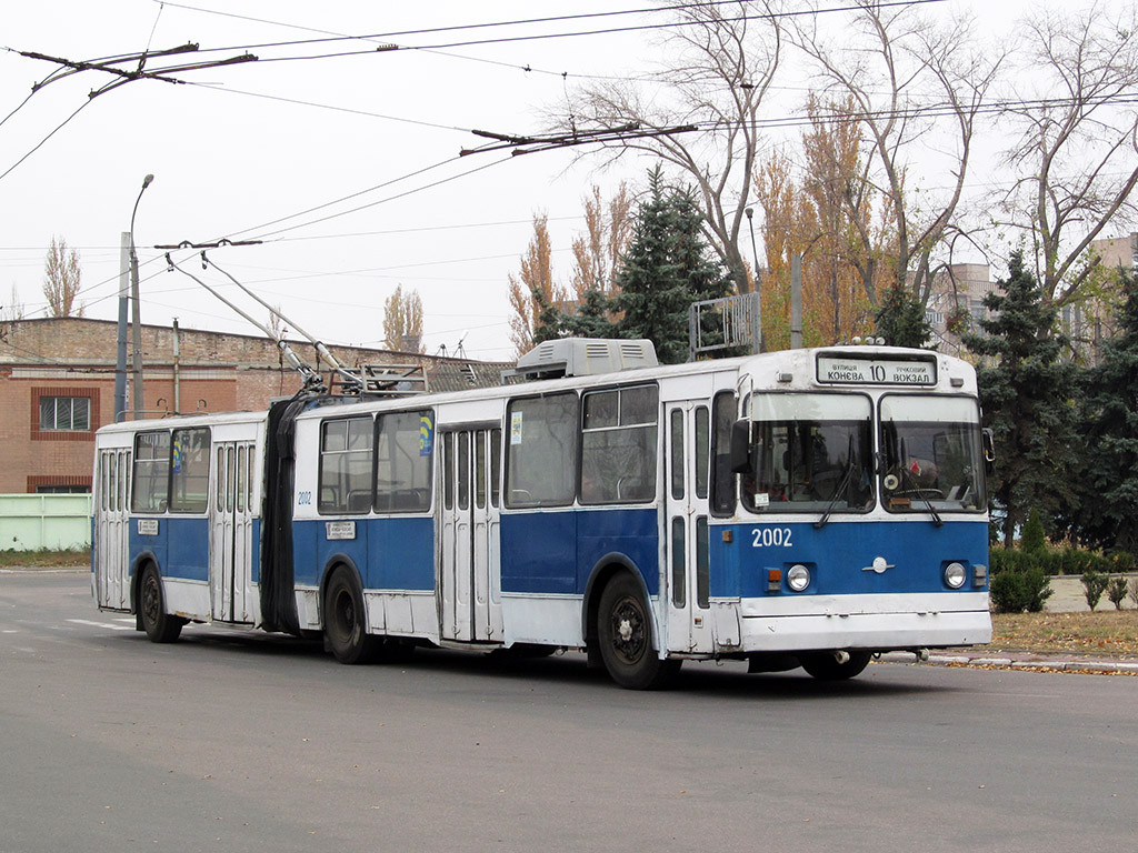 Тролейбус ЗіУ-683 у Черкасах. Тролейбусів такої можелі у Полтаві не було ніколи.