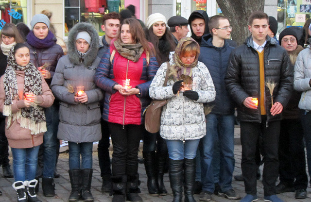 Полтавська молодь на вшануванні пам’яті жертв голодомору