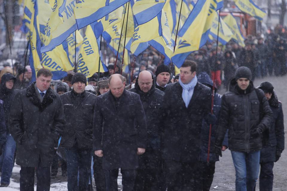 Одразу по завершенню з’їзду учасники пройшли символічною протесаною ходою повз Кабінет Міністрів до Майдану простих людей.
