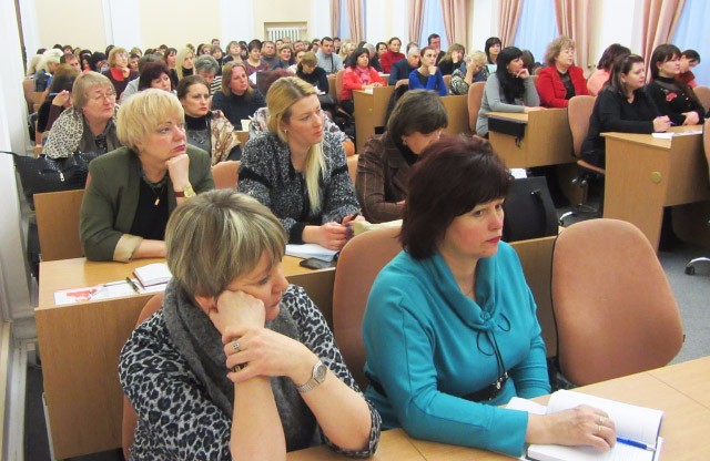 Директори полтавських шкіл та представників батьківських комітетів
