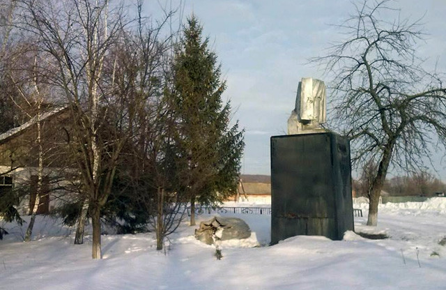 У Краснознам’янці знесли пам’ятник Дзержинському
