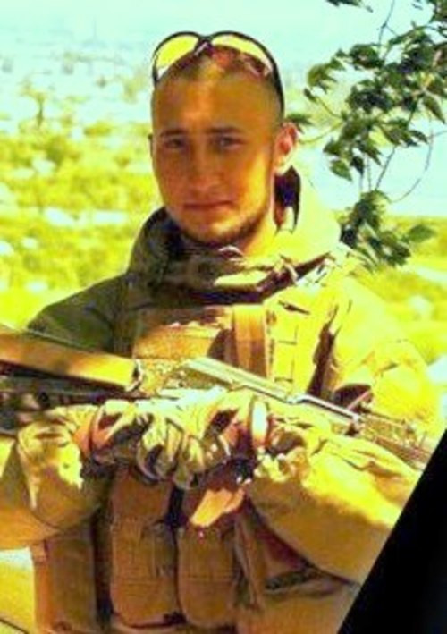 Денис Синюк — солдат 95-ї аеромобільної бригади ЗСУ. Один із «кіборгів» - захисників Донецького летовища. Загинув 26 січня 2015 року в районі Донецького аеропорту.