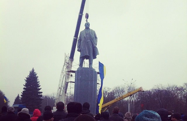Демонтаж пам’ятника Леніну у Кременчуці