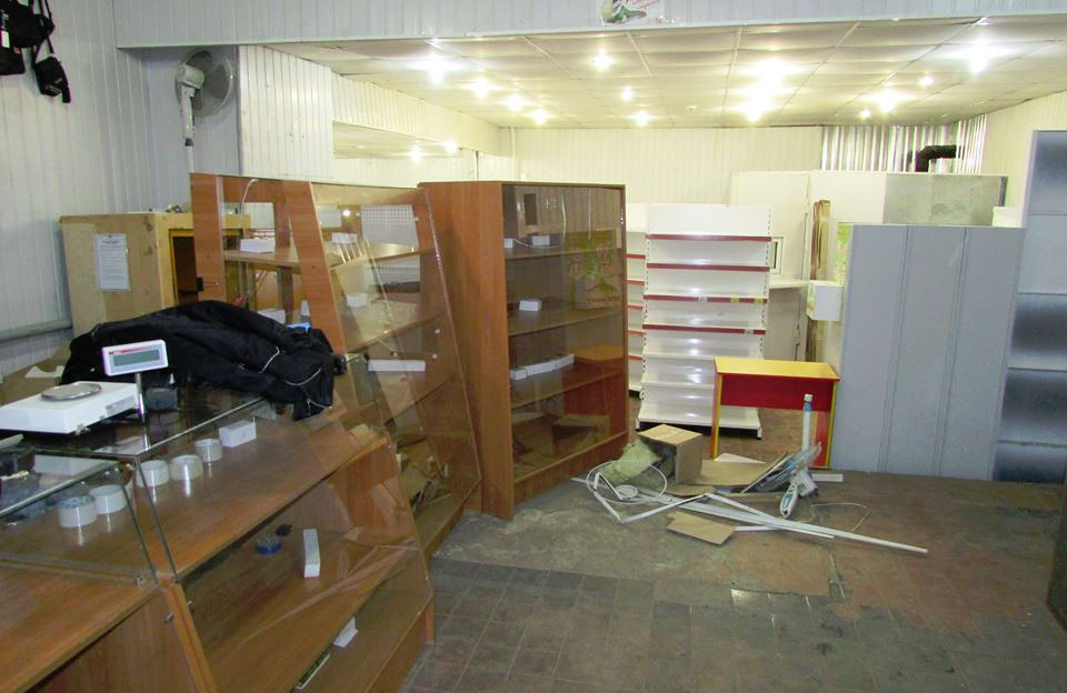 Пограбований магазин золотих виборів у центрі Диканьки