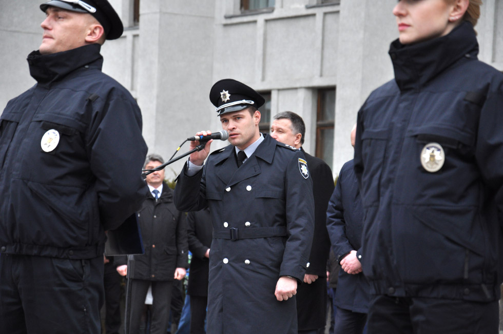 Заступник Голови Національної поліції України Олександр Фацевич дав напутнє слово патрульним Полтави
