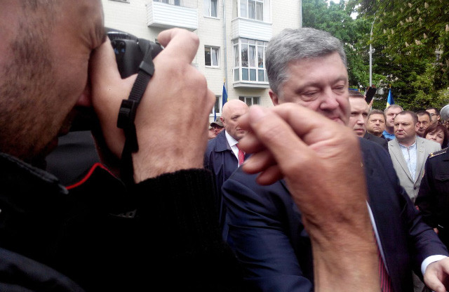 Петро Порошенко прибув на відкриття пам’ятника Мазепі із запізненням