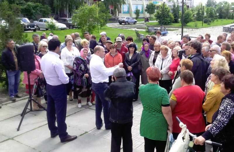Сергій Мамоян та Сергій Каплін під час зустрічі з виборцями у Лохвиці