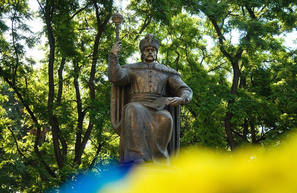 Пам'ятник Івану Мазепі у Полтаві