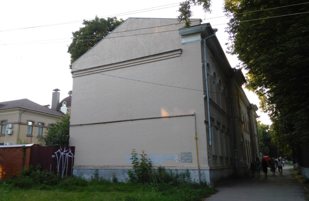 Стіна для муралу у Полтаві (вул. Соборності, 15)