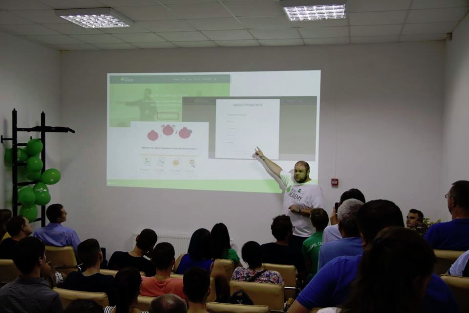 Денис Сергеєв на презентації ІТ-курсів і програми для переселенців та АТовців у Полтаві