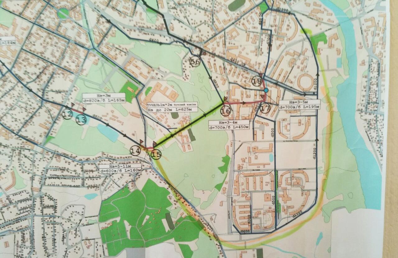 Зеленим маркером позначений приблизний обвід довжиною 2 км