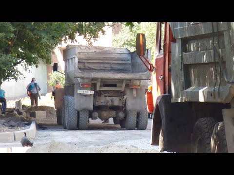 «Полтава-Білд» скидає будівельне сміття прямо у Дослідне поле (2017.08.25)